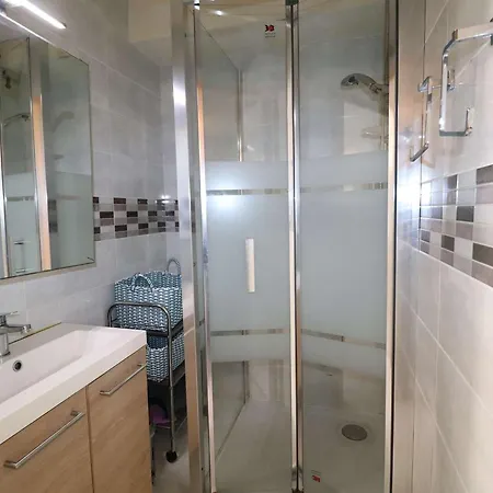 2 Pieces Renove, Rdc, Terrasse 25m², Piscines, A 400m De La Plage, Confort - Fr-1-307-125 Apartment Le Grau-du-Roi